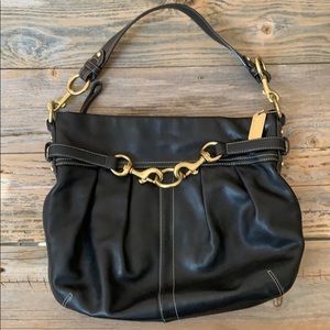 Coach leather shoulder bag- CLASSIC